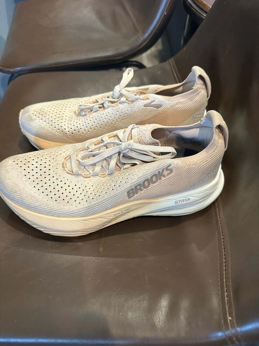 Brooks Women's Glycerin StealthFit 22 Running Shoes